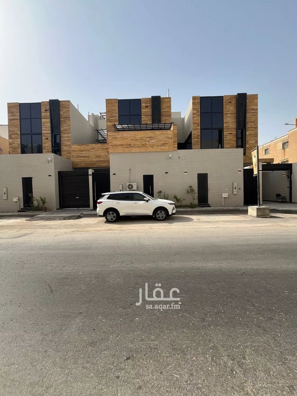 فيلا للبيع في شارع نويعمه, حي اليرموك, مدينة الرياض, منطقة الرياض 1 صورة