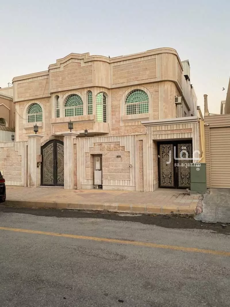 فيلا للبيع في شارع بن جبير, حي الجامعة, مدينة الدمام, المنطقة الشرقية 1 صورة