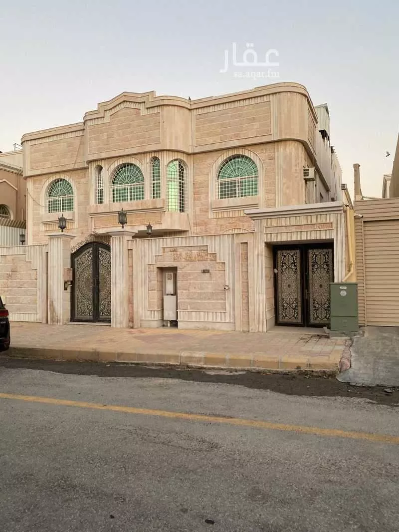 فيلا للبيع في شارع بن جبير, مدينة الظهران, المنطقة الشرقية 1 صورة