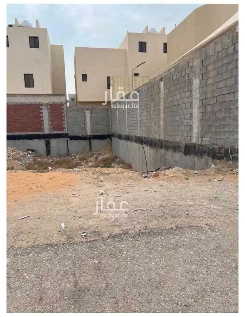 أرض للبيع في شارع ابو الجعد الصخري, حي الملقا, مدينة الخرج, منطقة الرياض 1 صورة