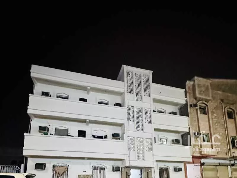 عمارة للبيع في شارع ينبع, حي الثقبة, مدينة الخبر, المنطقة الشرقية 1 صورة