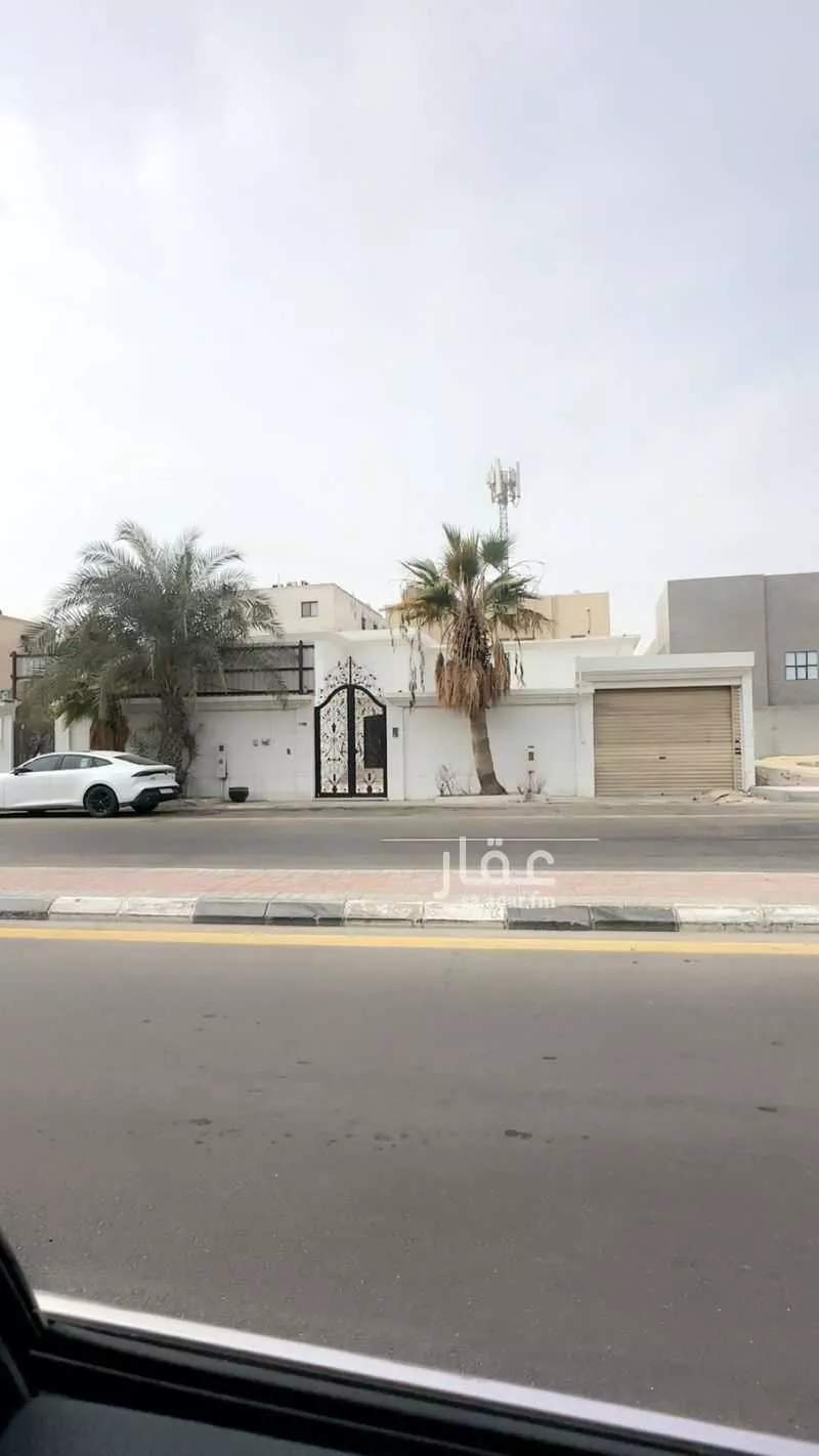 فيلا للبيع في شارع ابو سعيد النفيس, حي الجسر, مدينة الخبر, المنطقة الشرقية 1 صورة