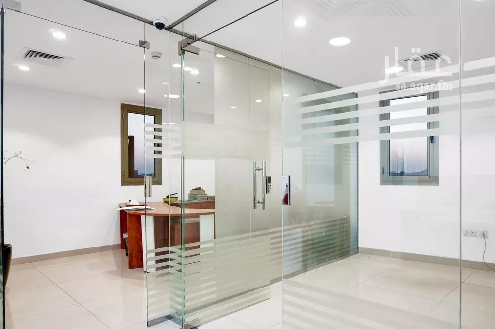 عمارة للإيجار في شارع الدائري الشرقي, حي الربوة, مدينة الرياض, منطقة الرياض 1 صورة