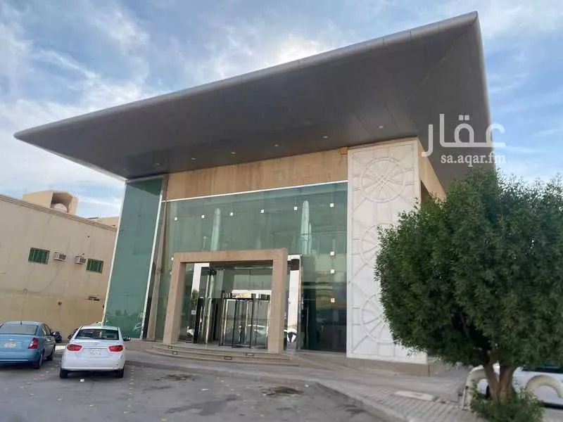 مكتب تجاري للإيجار في شارع خالد بن الوليد, حي الشهداء, مدينة الرياض, منطقة الرياض 1 صورة