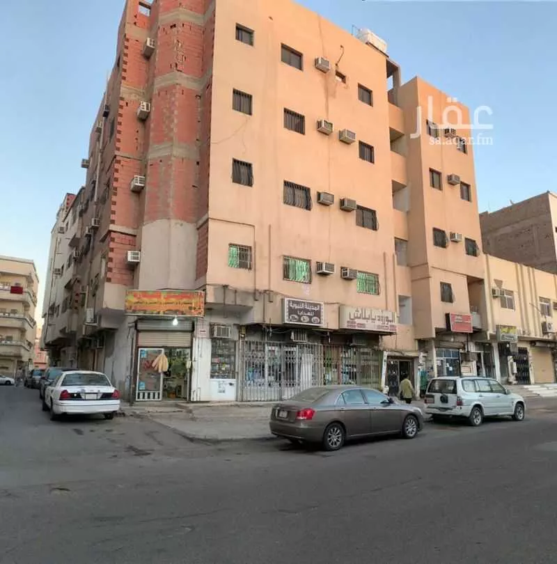عمارة للبيع في شارع النعمان بن قيس, حي بنى معاوية, مدينة المدينه المنوره, منطقة المدينة المنورة 1 صورة