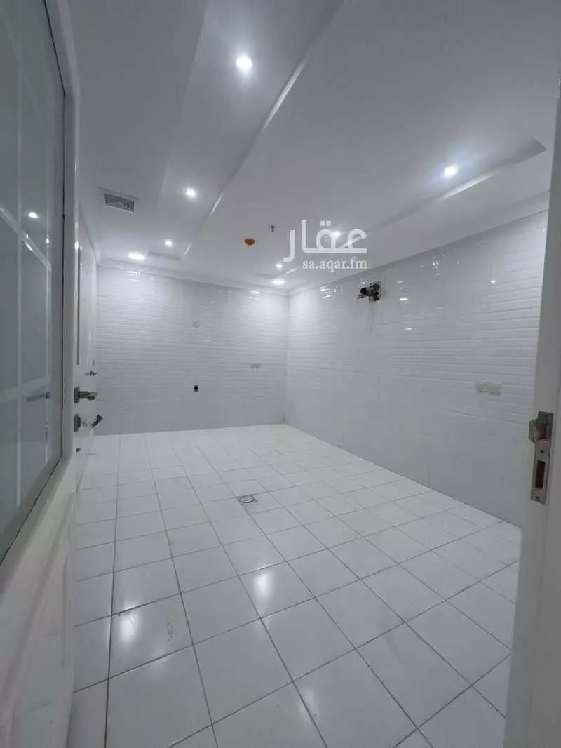 شقة للبيع في حي الحمراء, مدينة الخبر, المنطقة الشرقية 1 صورة