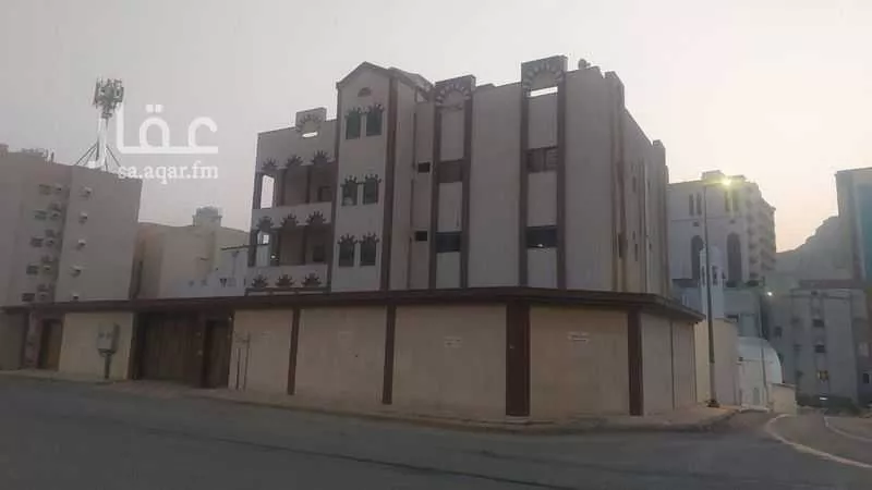 فيلا للبيع في شارع سميه بنت خياط, حي الجامعة, مدينة مكة المكرمة, منطقة مكة المكرمة 1 صورة