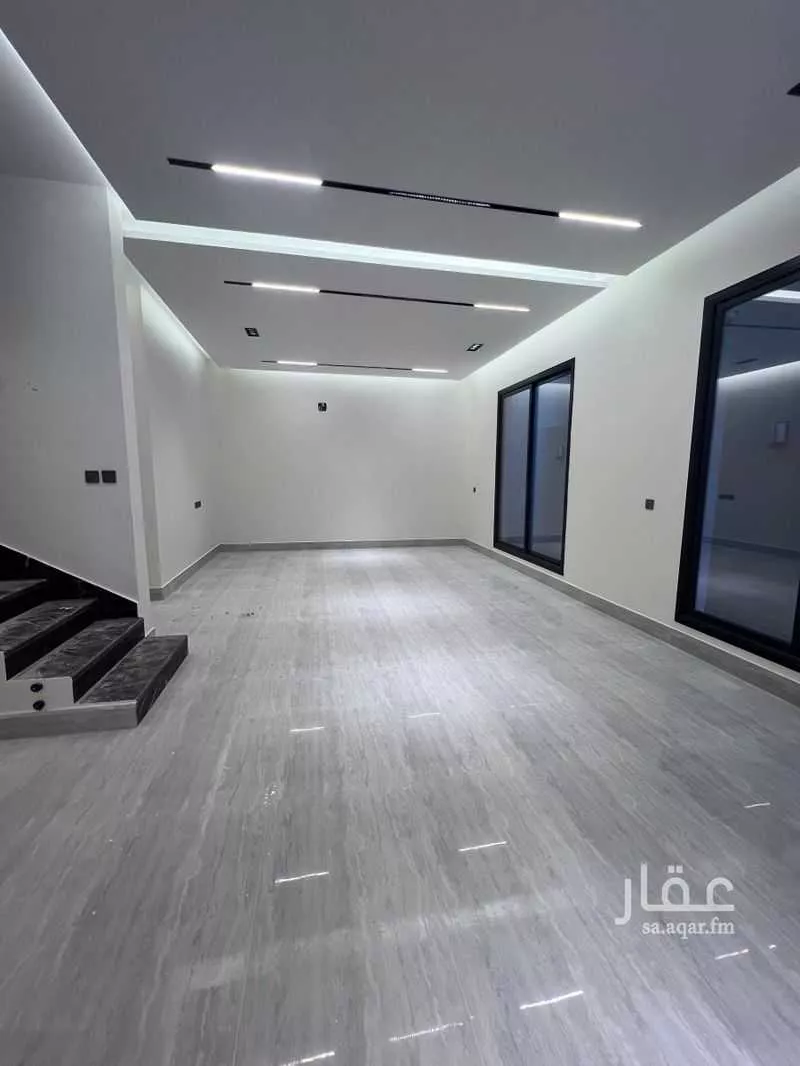 فيلا للبيع في شارع محمد بن عبدالمؤمن ، حي الرمال ، الرياض ، منطقة الرياض 1 صورة