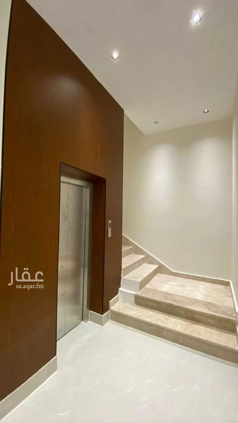 فيلا للبيع في شارع حطين, حي الرمال, مدينة الرياض, منطقة الرياض 1 صورة
