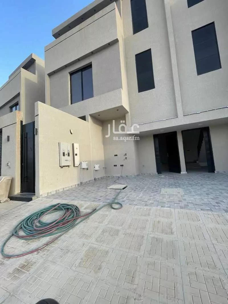 فيلا للبيع في شارع رقم 176, حي الجنادرية, مدينة الرياض, منطقة الرياض 1 صورة