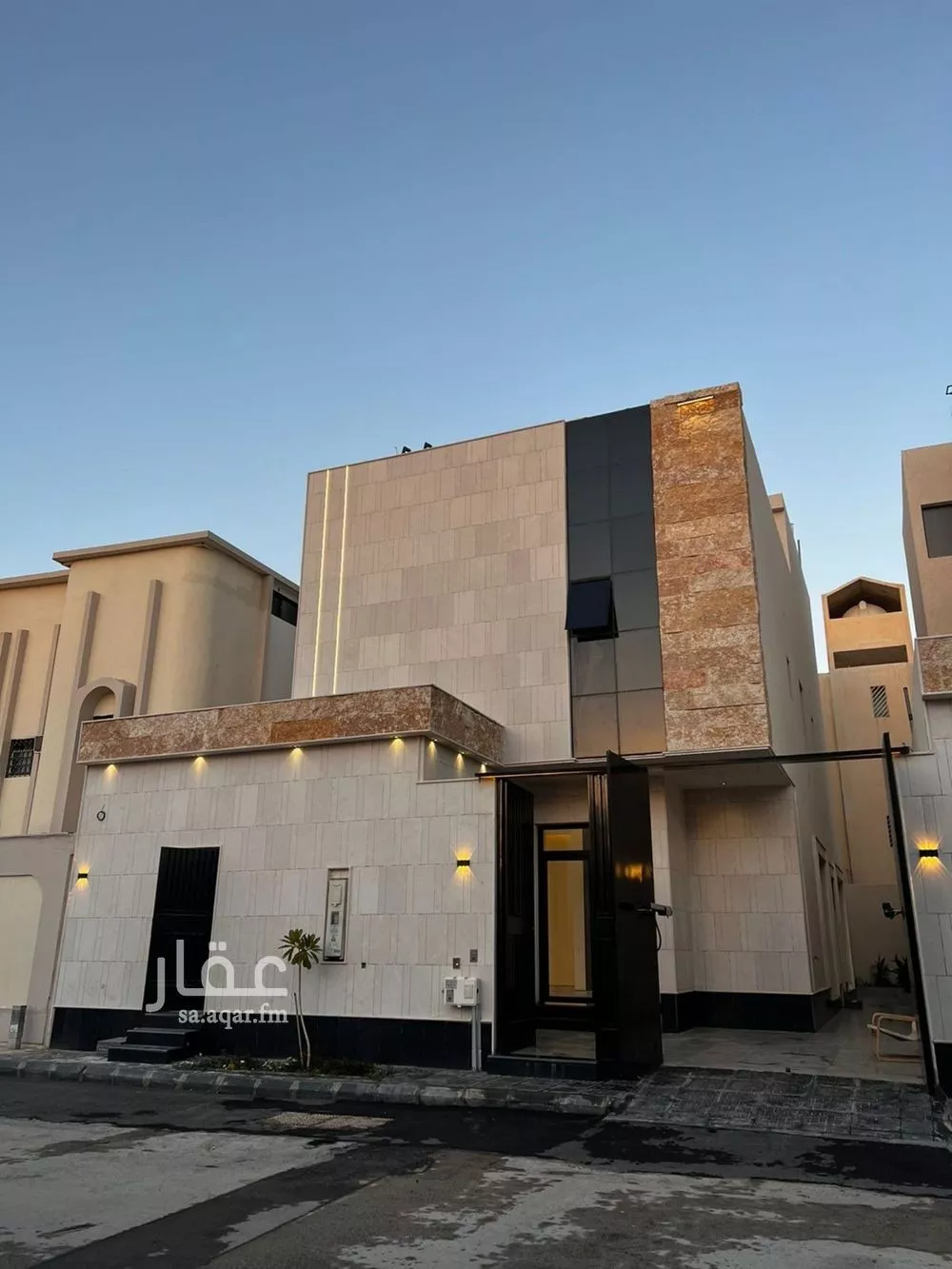 فيلا للبيع في شارع منصور بن حمد المالك, حي العارض, مدينة الرياض, منطقة الرياض 1 صورة