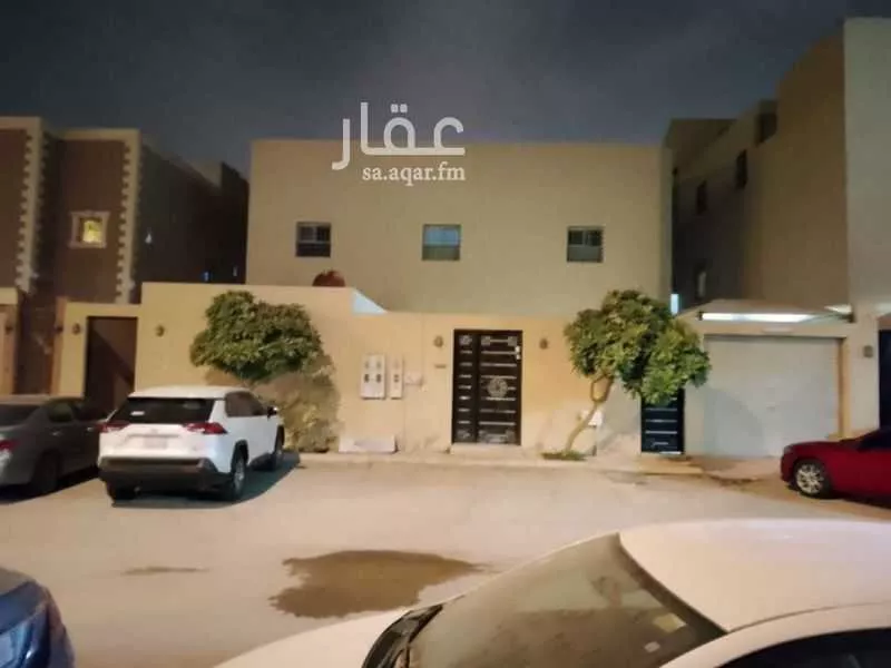 فيلا للبيع في شارع الخفجي, حي العاصمة, مدينة الدرعية, منطقة الرياض 1 صورة