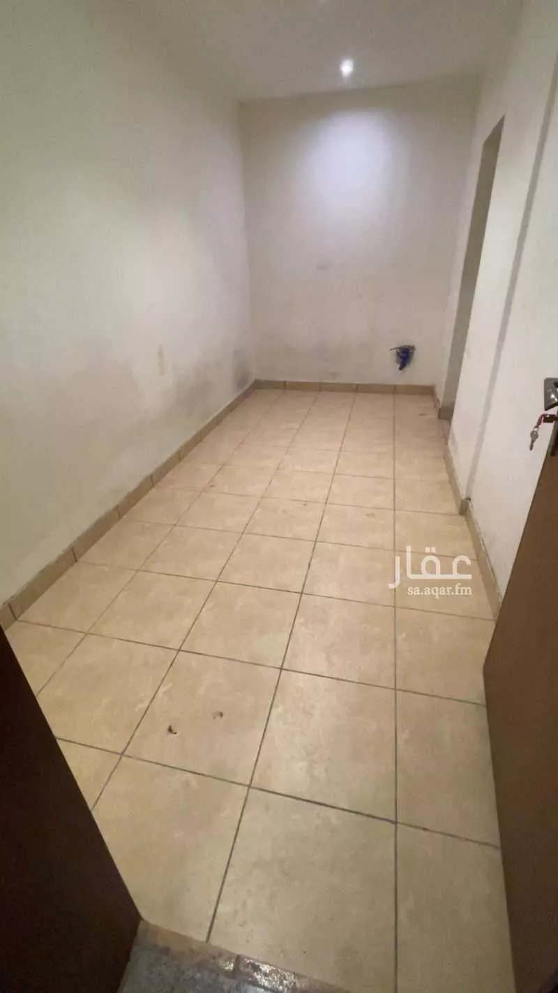 غرفة للإيجار في شارع رفيع ابن مهران ، حي مريخ ، جدة ، جدة 1 صورة