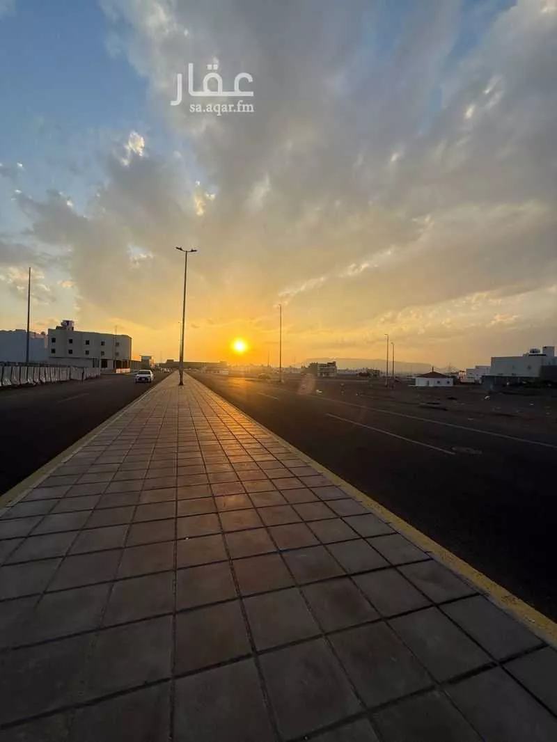 أرض للبيع في شارع يحيى بن عتيق, حي نبلاء, مدينة المدينه المنوره, منطقة المدينة المنورة 1 صورة