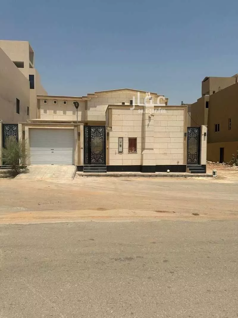 دور للبيع في شارع خليل الصنهاجي, حي المهدية, مدينة الرياض, منطقة الرياض 1 صورة