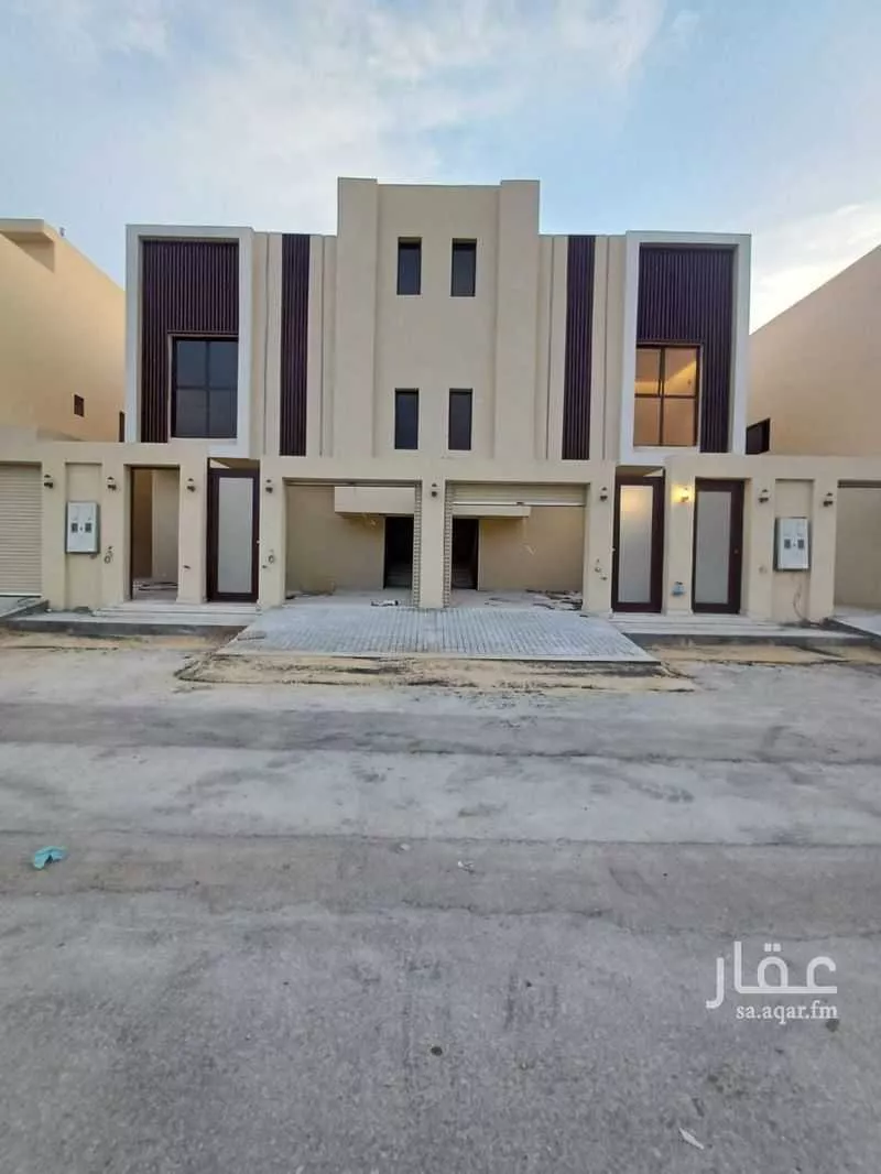 دور للبيع في شارع عبدالله بن أبي البركات, حي عكاظ, مدينة الرياض, منطقة الرياض 1 صورة