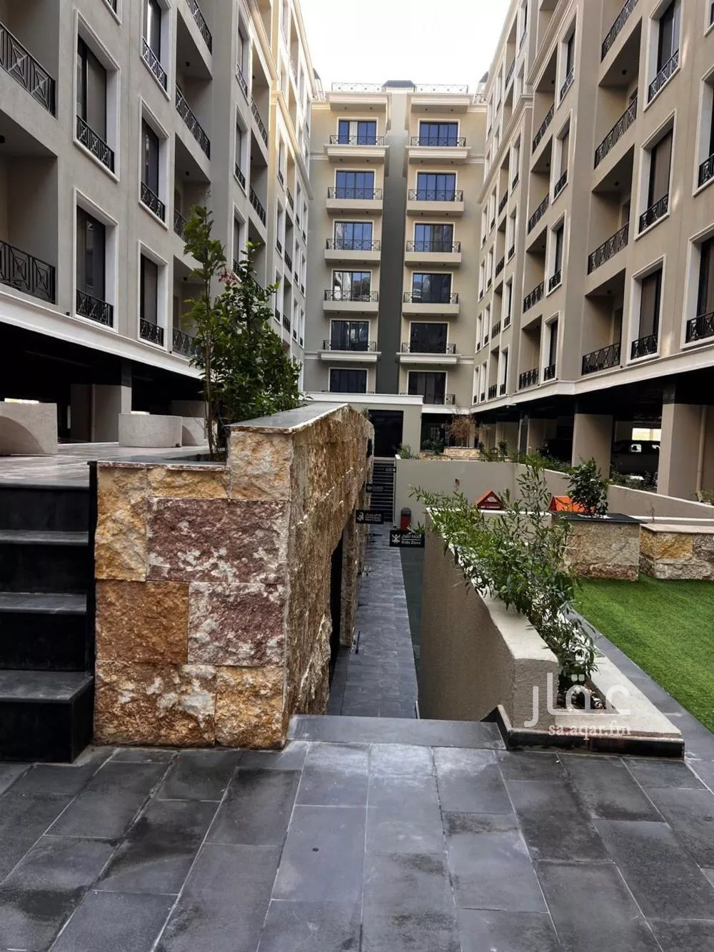 شقة للبيع في شارع صلاح الدين الايوبي, حي الحزام الذهبي, مدينة الخبر, المنطقة الشرقية 1 صورة