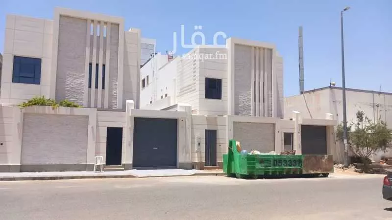 فيلا للبيع في شارع عبدالله ابن عبدالله ابن عتاب, حي الرانوناء, المدينة المنورة 1 صورة