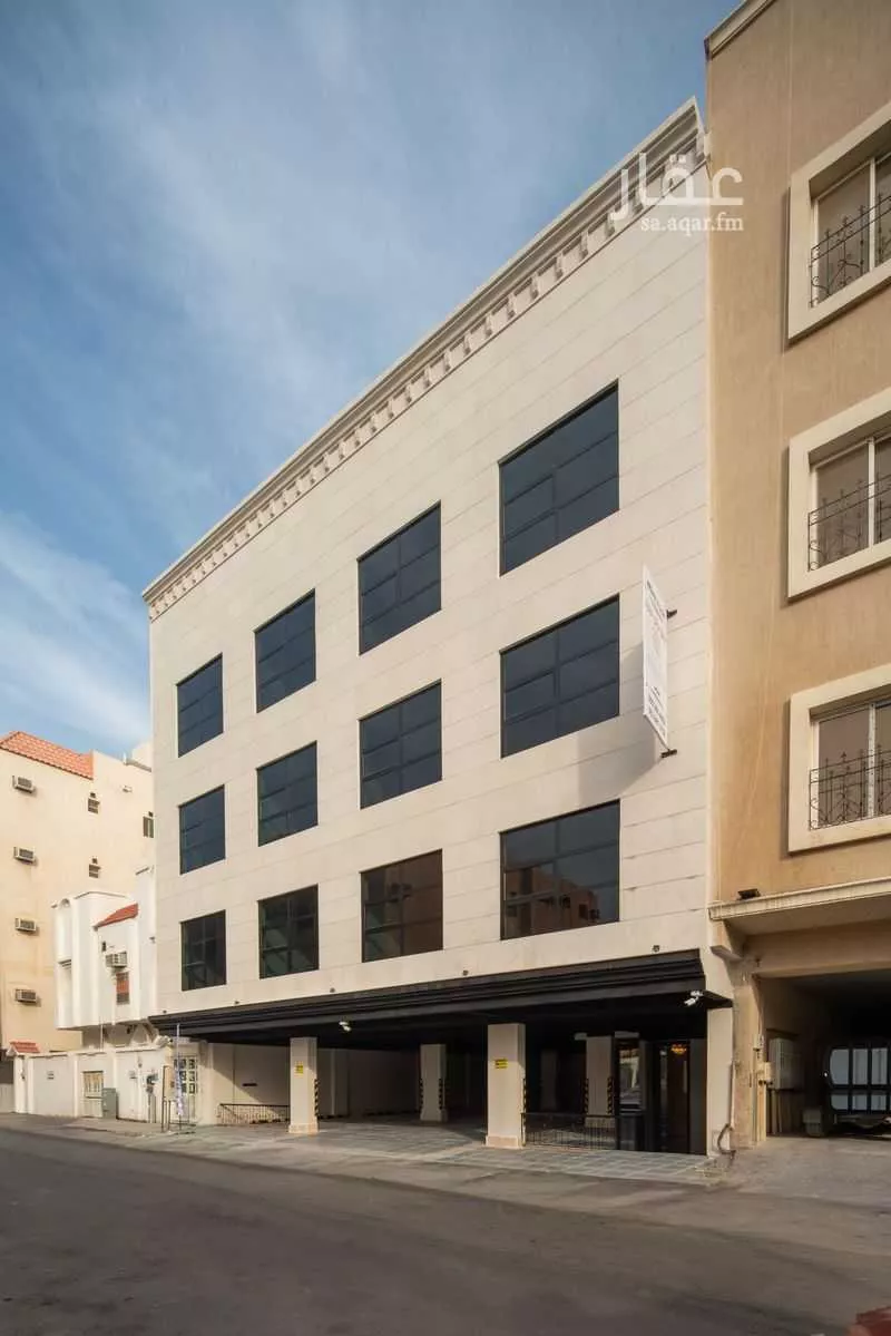عمارة للإيجار في شارع الامير مشاري ابن عبدالعزيز, حي مدينة العمال, مدينة الخبر, المنطقة الشرقية 1 صورة