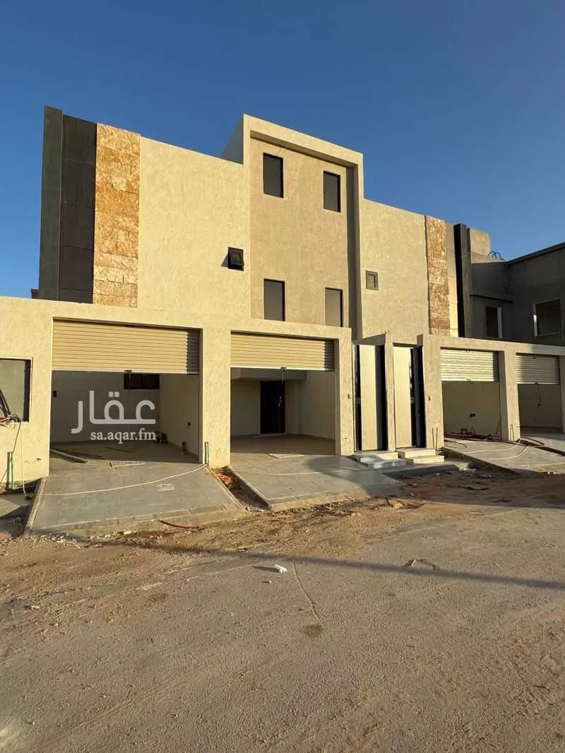 دور للبيع في شارع قريب من طريق السلام, حي القويع, مدينة بريده, منطقة القصيم 1 صورة