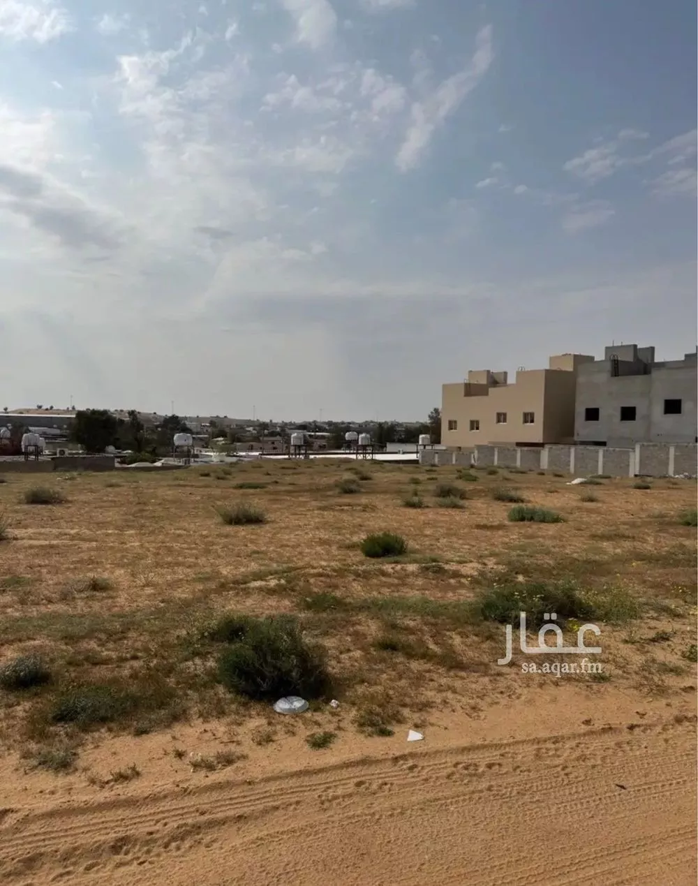 أرض للبيع في شارع طريق البيارق, حي الحمر الشمالي, مدينة بريده, منطقة القصيم 1 صورة