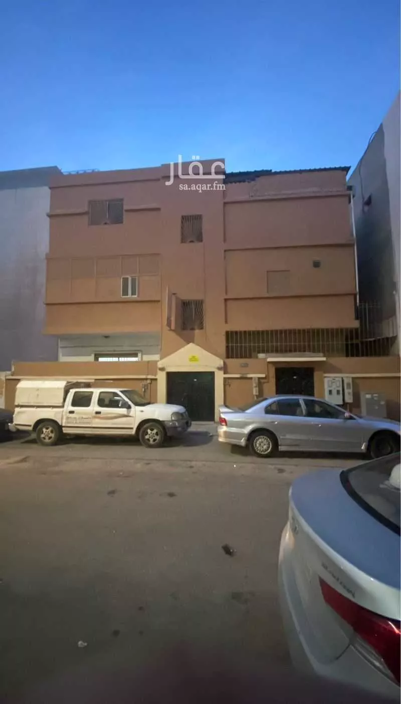 عمارة للبيع في شارع الثالث ، حي الثقبة ، الخبر ، الخبر 1 صورة