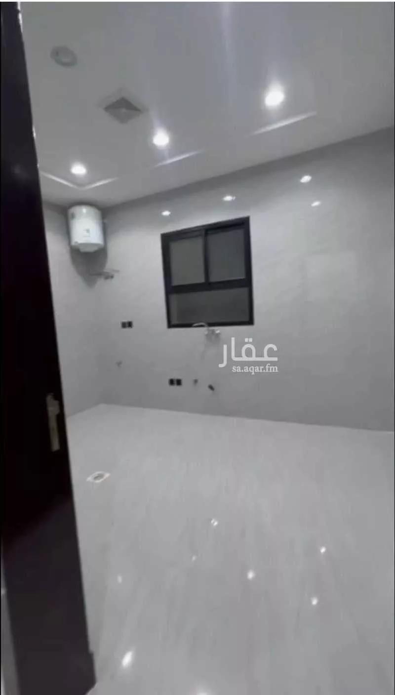 دور للبيع في شارع أحمد بن محمد القطيعي, حي الرمال, مدينة الرياض, منطقة الرياض 1 صورة