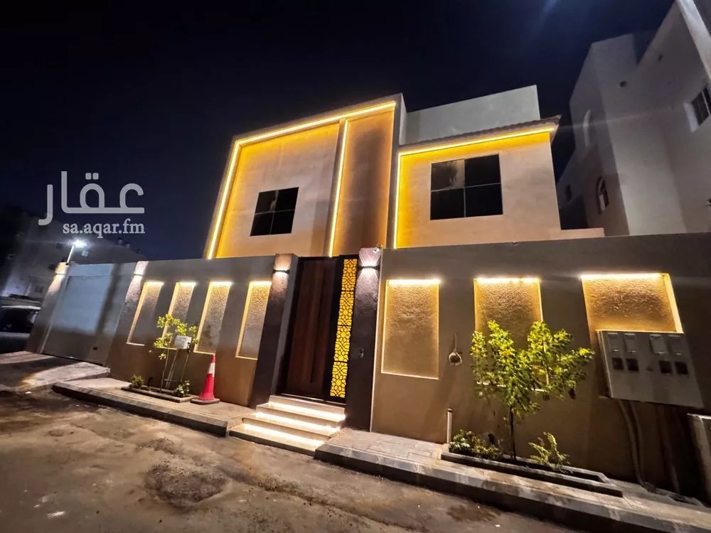 فيلا للبيع في شارع ابن الرقراق, حي المطار, مدينة جازان, منطقة جازان 1 صورة