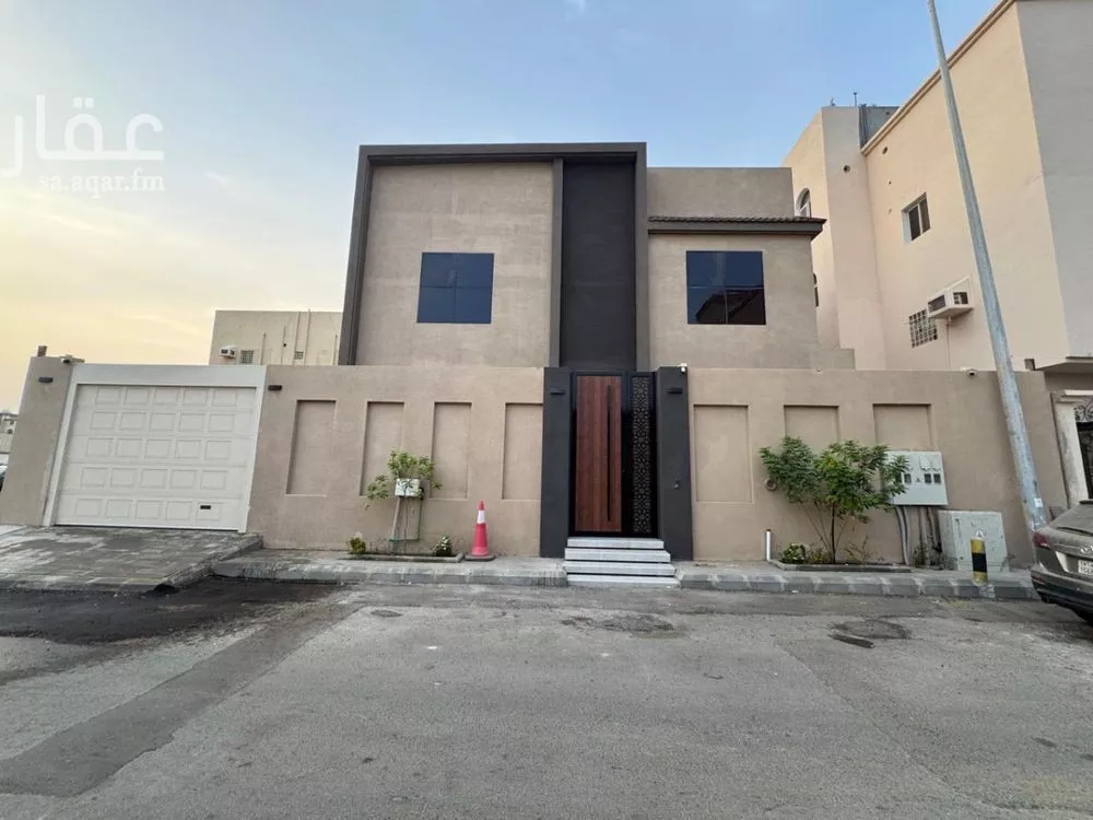 فيلا للبيع في شارع ابن الرقراق, حي المطار, مدينة جازان, منطقة جازان 1 صورة