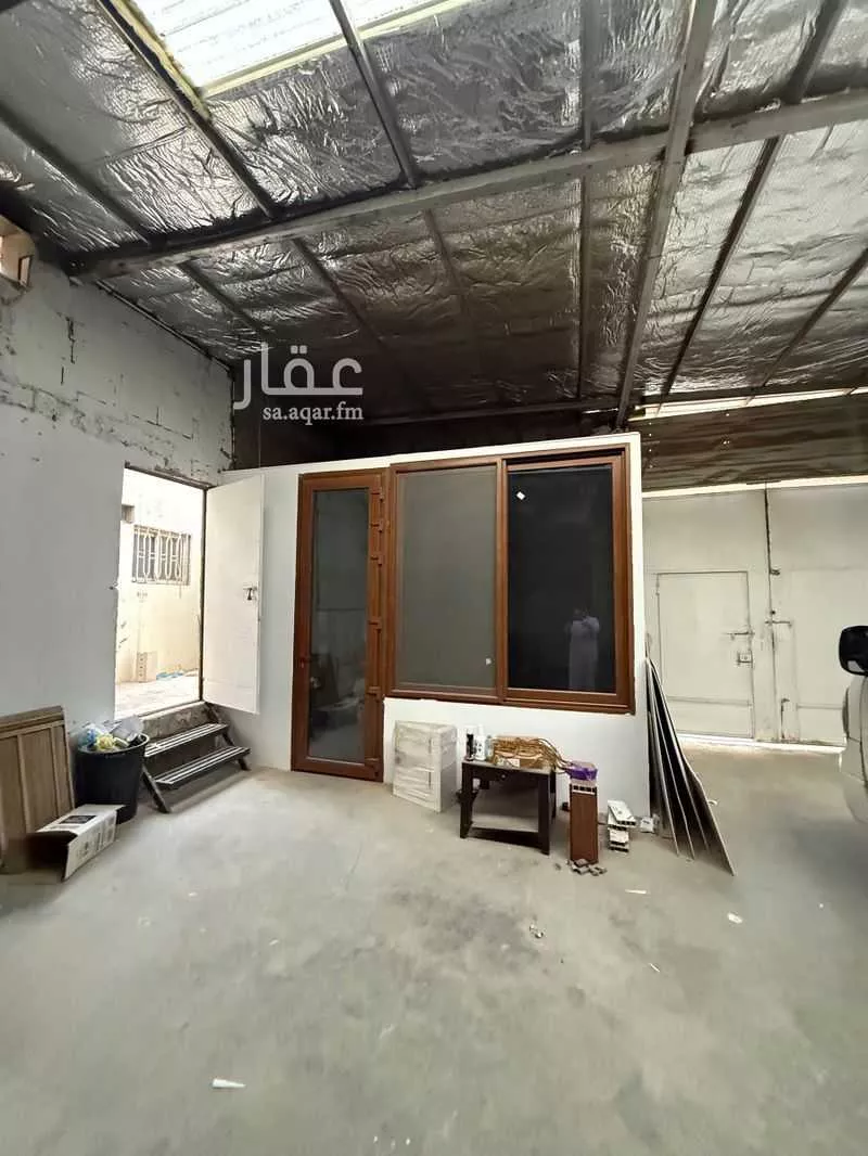 مستودع للإيجار في شارع أحمد بن تاج الأمناء, حي النسيم الغربي, مدينة الرياض, منطقة الرياض 1 صورة
