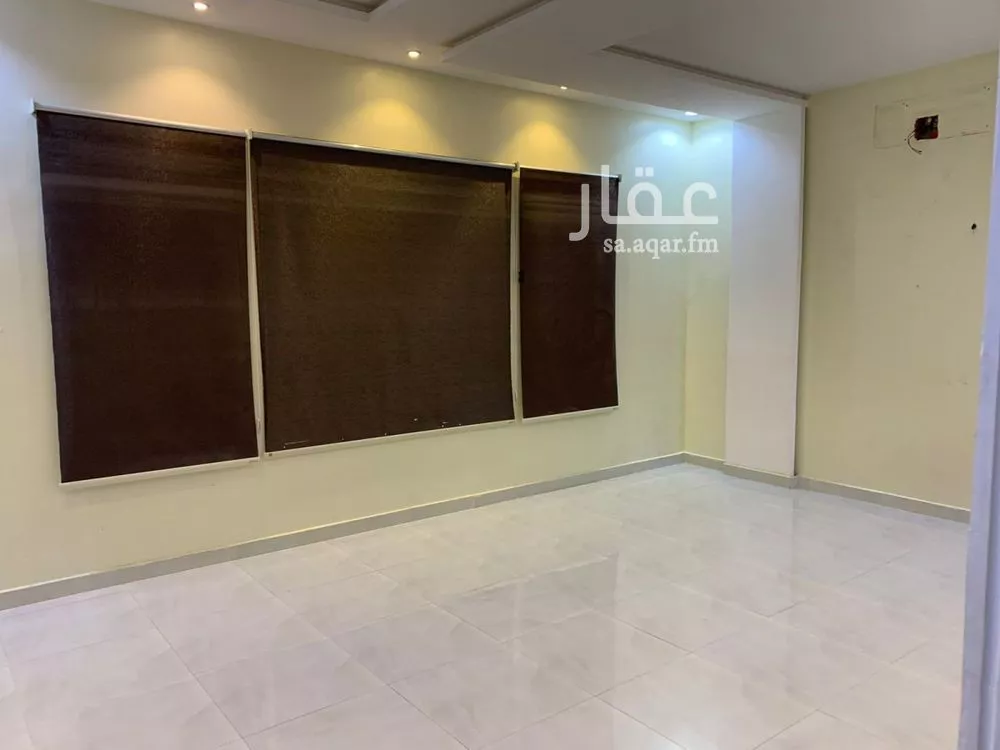 فيلا للبيع في شارع عبدالعزيز العبادي, حي الرمال, مدينة الرياض, منطقة الرياض 1 صورة