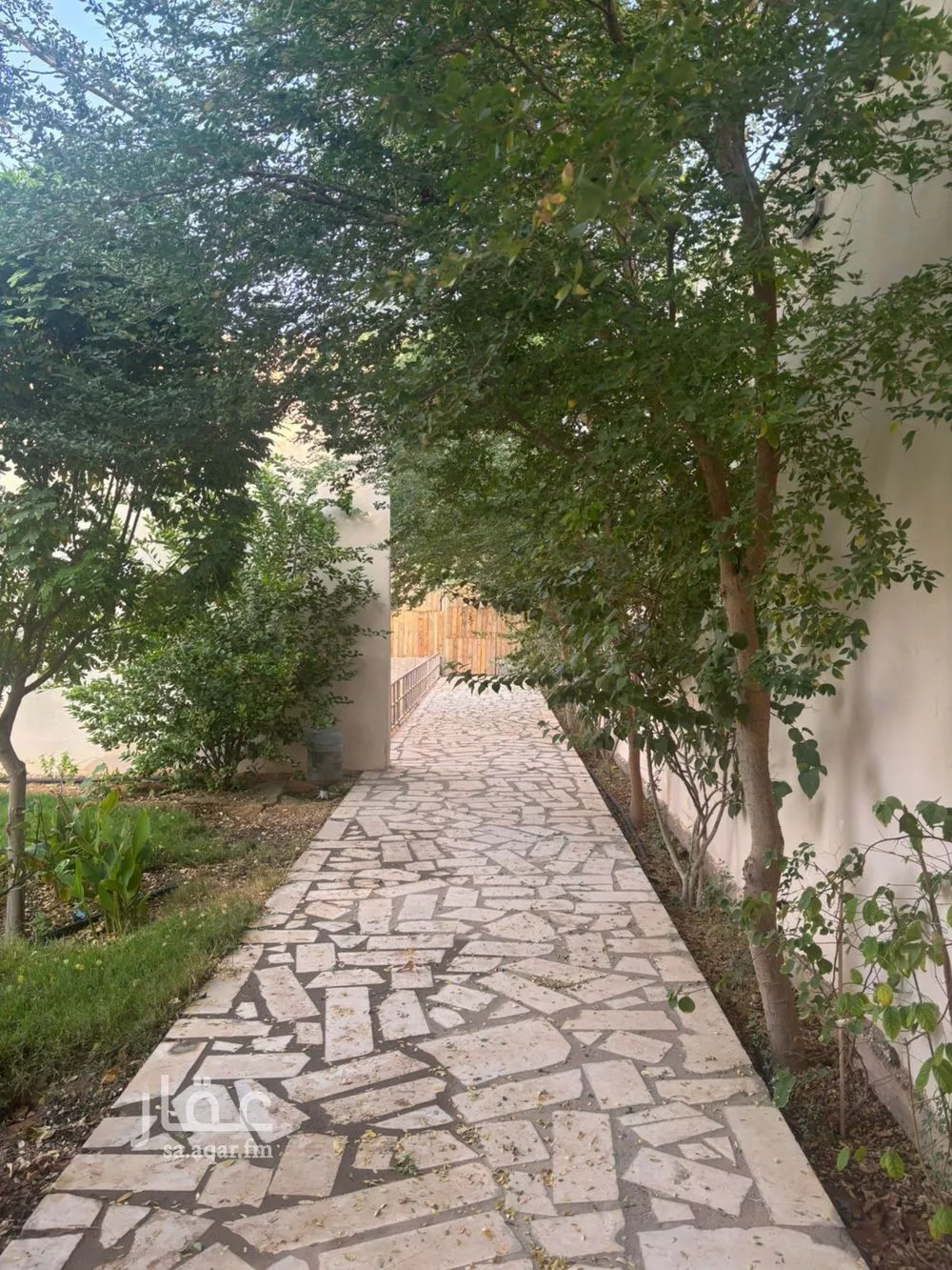 استراحة للبيع في شارع خالد بن الحويرث, حي الجامعة, مدينة ثادق, منطقة الرياض 1 صورة