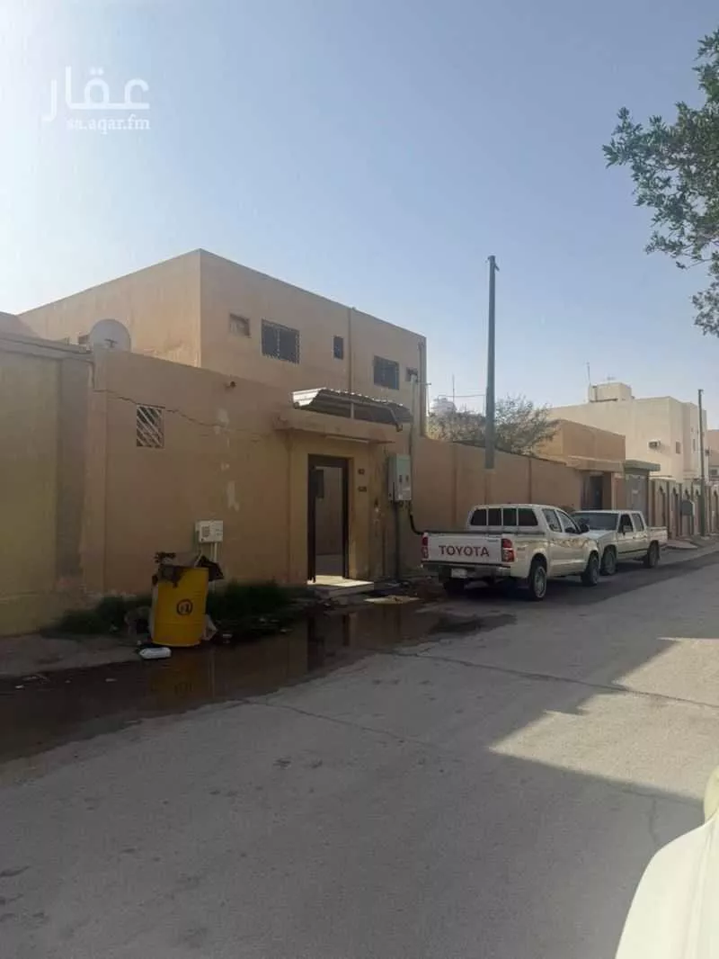 فيلا للبيع في شارع ابن هشام, حي الفيصلية, مدينة ثادق, منطقة الرياض 1 صورة