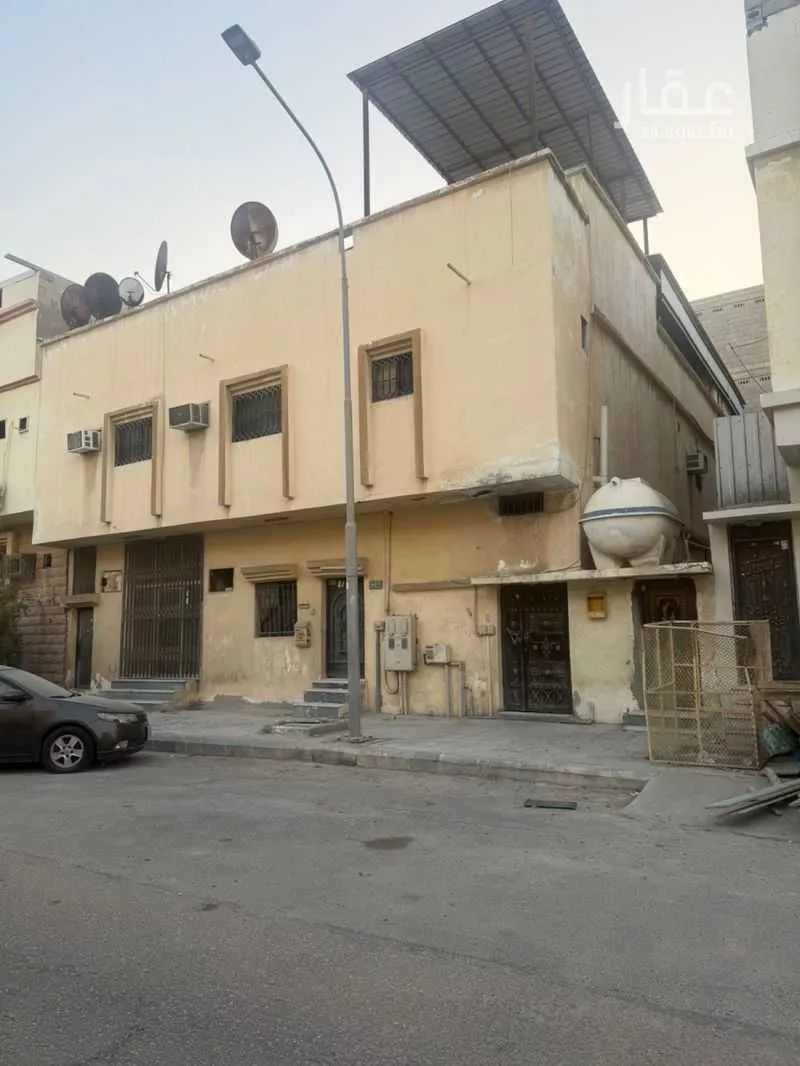 عمارة للبيع في شارع جيزان, حي الثقبة, مدينة الخبر, المنطقة الشرقية 1 صورة