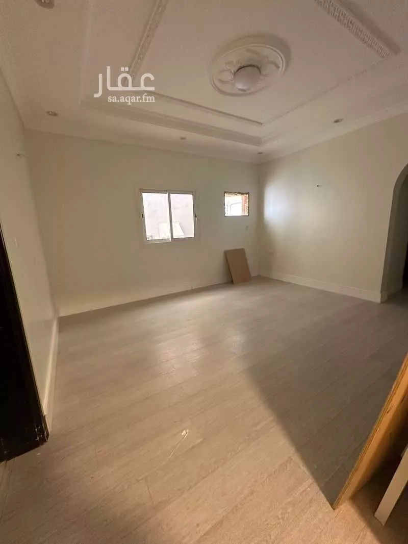 شقة للإيجار في شارع عياض ابن حمار المجاشعي ، حي الدفاع ، المدينة المنورة ، منطقة المدينة المنورة 1 صورة