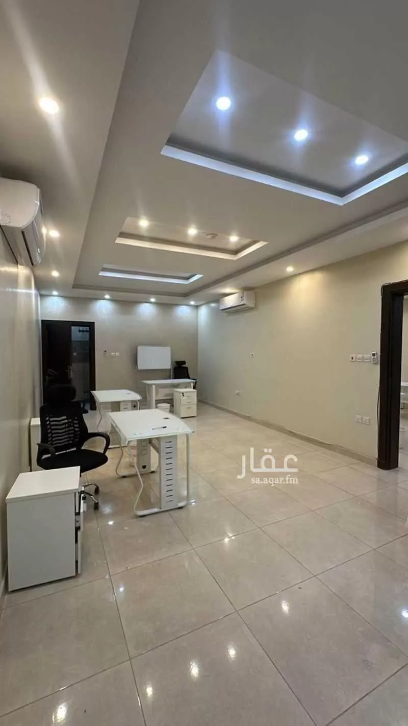 مكتب تجاري للإيجار في شارع حزام بن عوف, حي وادي مذينب, مدينة المدينة المنورة, منطقة المدينة المنورة 1 صورة