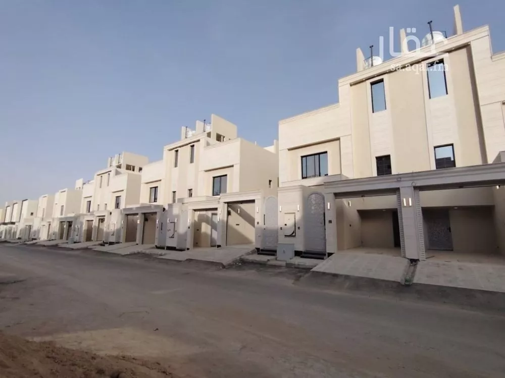 دور للبيع في شارع الامام مسلم, حي بدر, مدينة الرياض, منطقة الرياض 1 صورة
