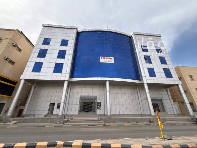 عمارة للإيجار في شارع عمر بن الخطاب الفرعي, حي الروضة, مدينة بريدة, منطقة القصيم 1 صورة