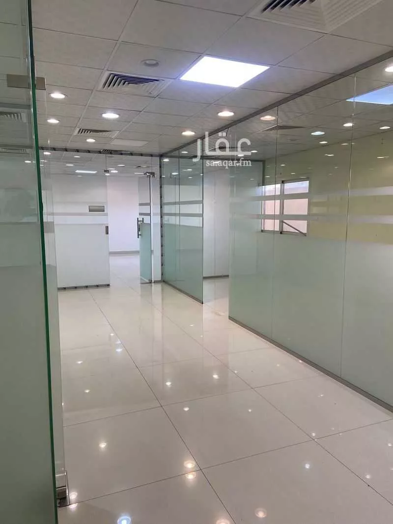 مكتب تجاري للإيجار في شارع الامام عبدالله بن سعود بن عبدالعزيز الفرعى, حي إشبيلية, مدينة الرياض, منطقة الرياض 1 صورة