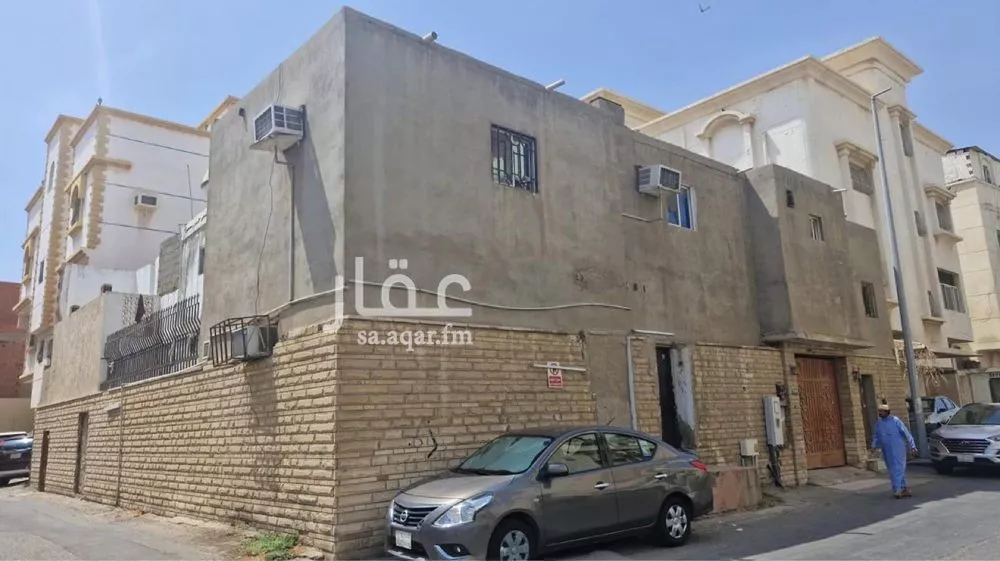 فيلا للبيع في شارع الاسود, حي الثغر, مدينة جدة, منطقة مكة المكرمة 1 صورة