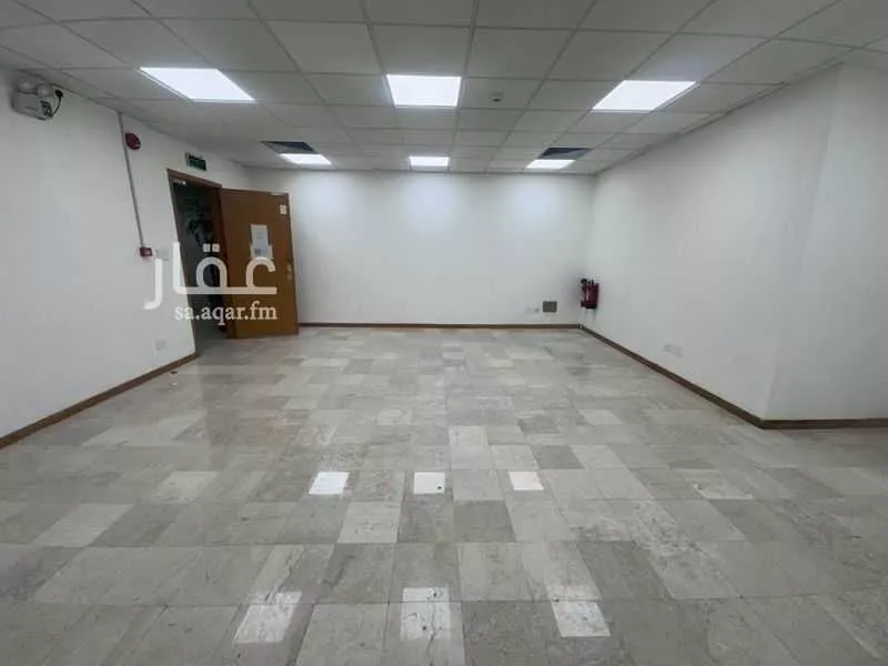 عمارة للإيجار في شارع طريق الملك فيصل, حي المزروعية, مدينة الدمام, المنطقة الشرقية 1 صورة