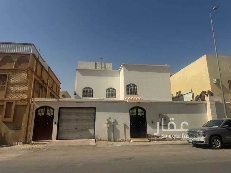 فيلا للبيع في شارع المباركة, حي العزيزية, مدينة الرياض, منطقة الرياض 1 صورة