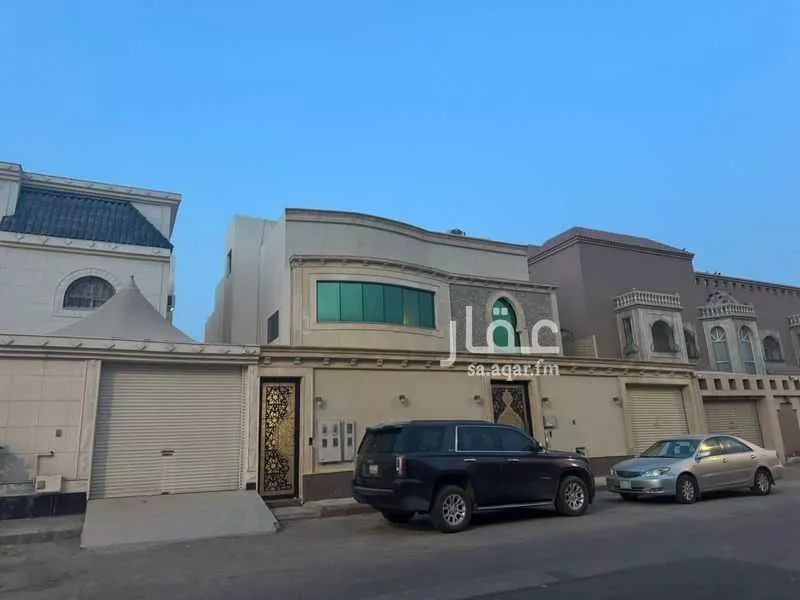 فيلا للبيع في شارع ابن المظفر الحاتمي, حي العزيزية, مدينة الرياض, منطقة الرياض 1 صورة