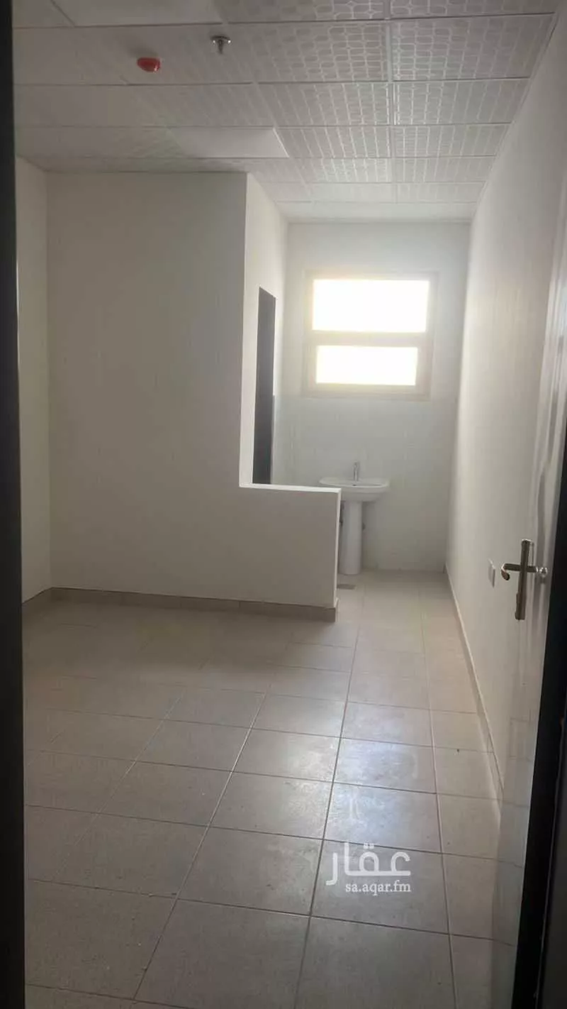 عمارة للإيجار في شارع شبه الجزيرة, حي السعادة, مدينة الرياض, منطقة الرياض 1 صورة