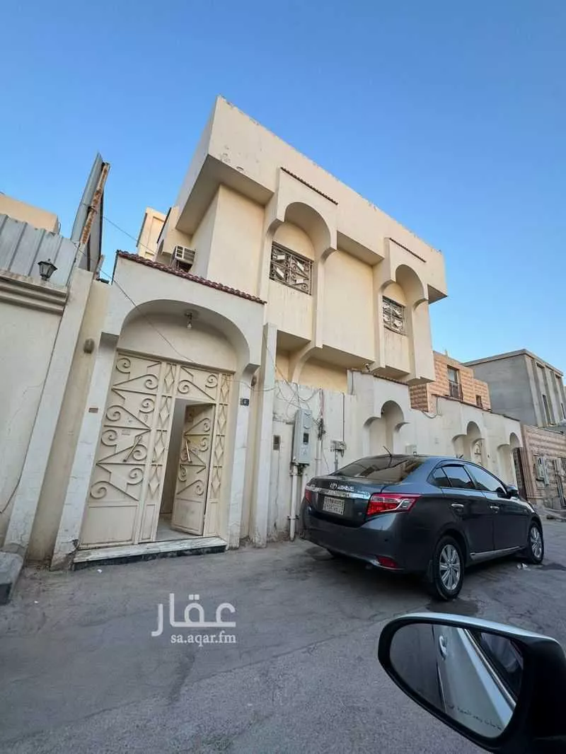 فيلا للبيع في شارع أبي الرضا المقرئ, حي الزهراء, مدينة الرياض, منطقة الرياض 1 صورة
