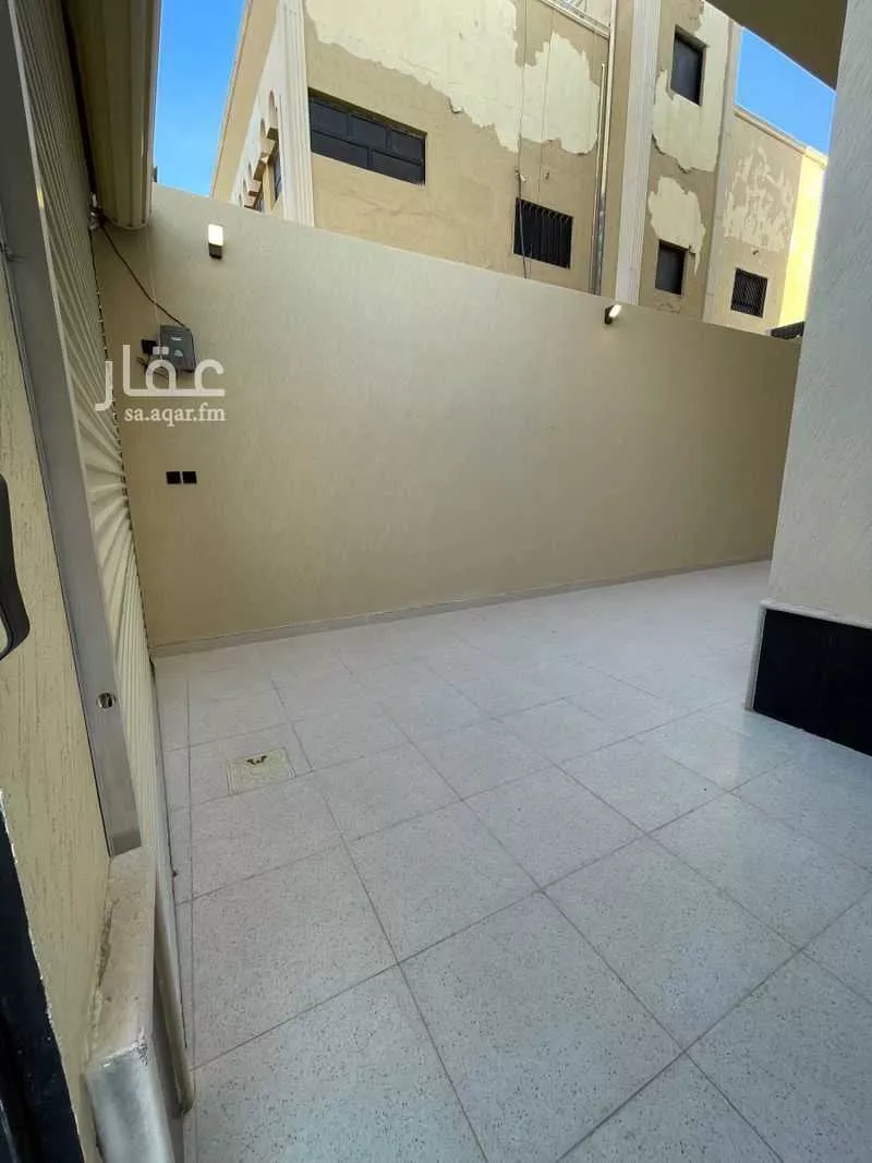 فيلا للبيع في شارع حرملة ابن خالد ابن هوذة العامري, حي الأندلس, مدينة المزاحمية, منطقة الرياض 1 صورة