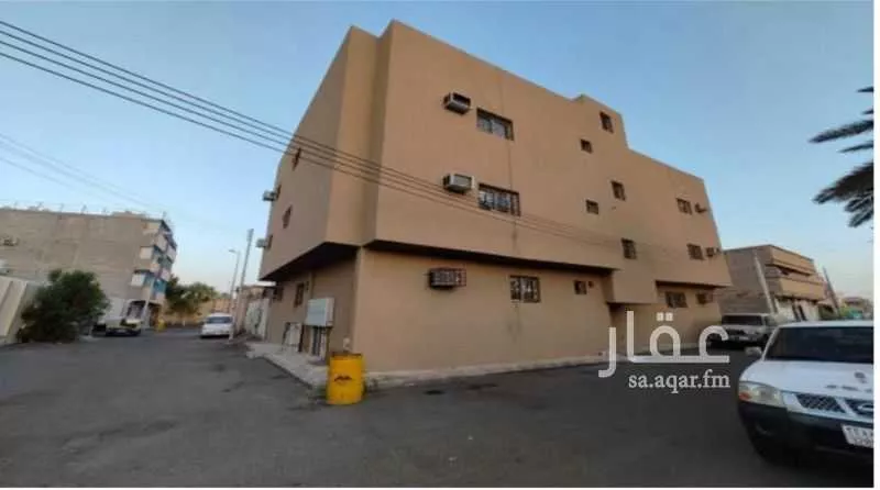 عمارة للبيع في شارع حبيب ابن عمرو ابن عمير, حي العزيزية, مدينة حائل, منطقة حائل 1 صورة