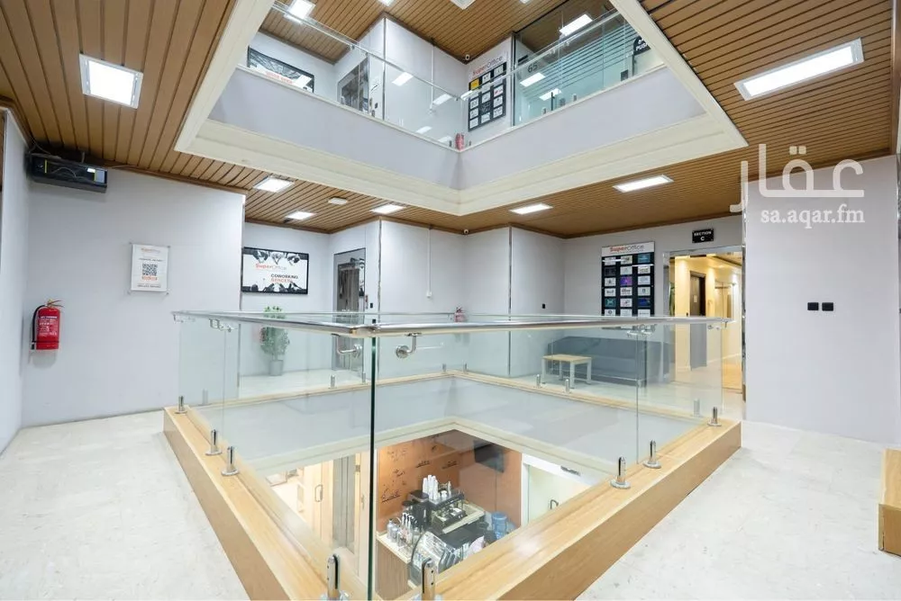 مكتب تجاري للإيجار في شارع أغادير, حي الملك عبدالعزيز, مدينة الرياض, منطقة الرياض 1 صورة