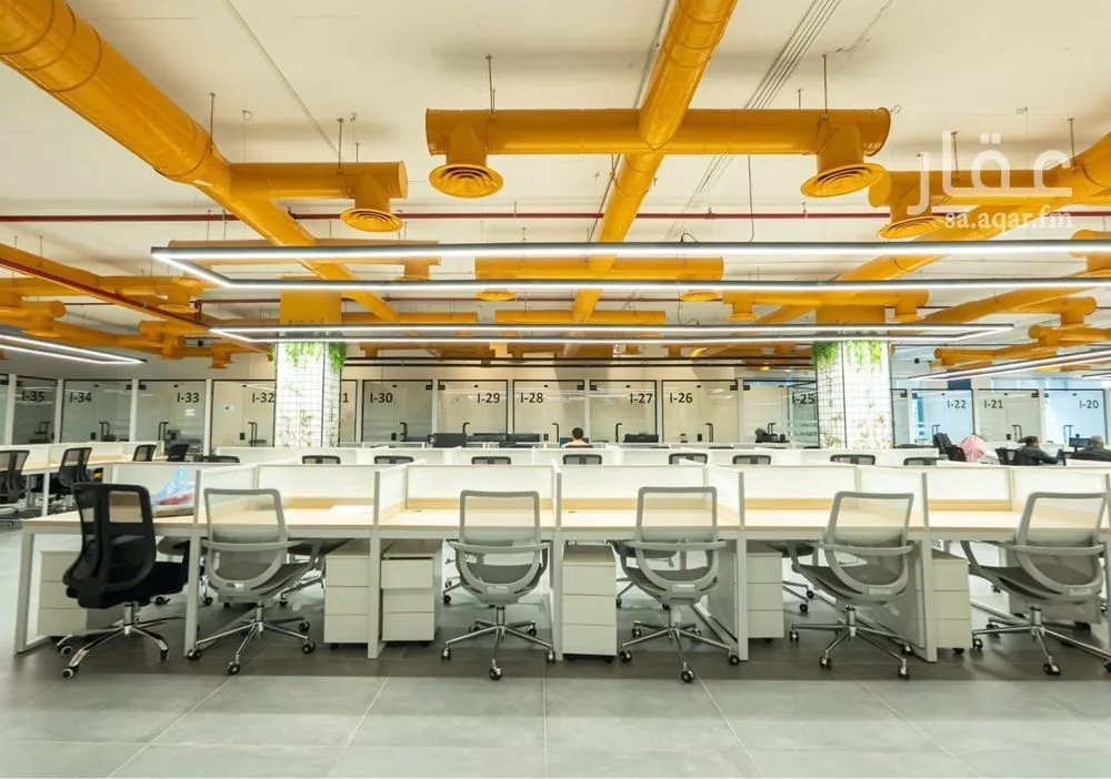 مكتب تجاري للإيجار في شارع الحديقة, حي السويدي, مدينة الرياض, منطقة الرياض 1 صورة