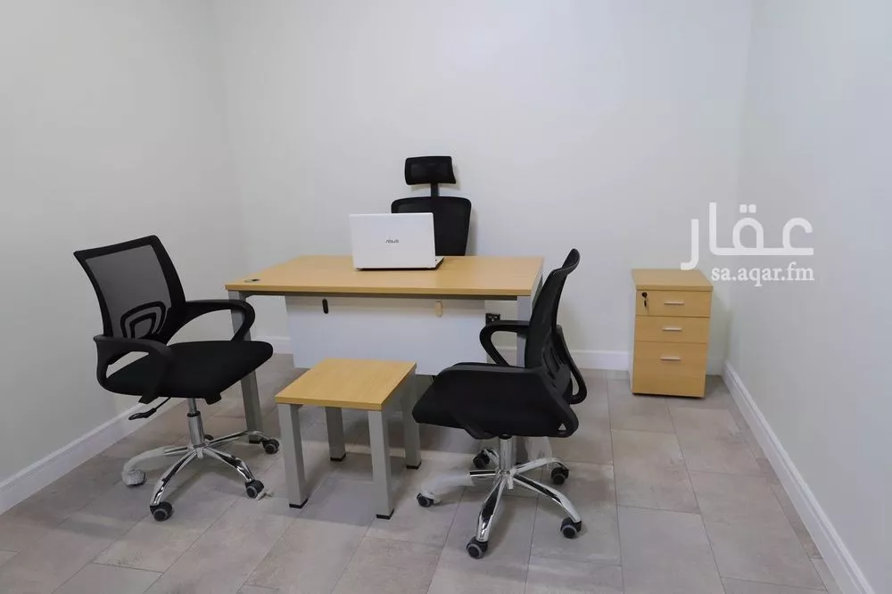 مكتب تجاري للإيجار في شارع أغادير, حي الملك عبدالعزيز, مدينة الرياض, منطقة الرياض 1 صورة
